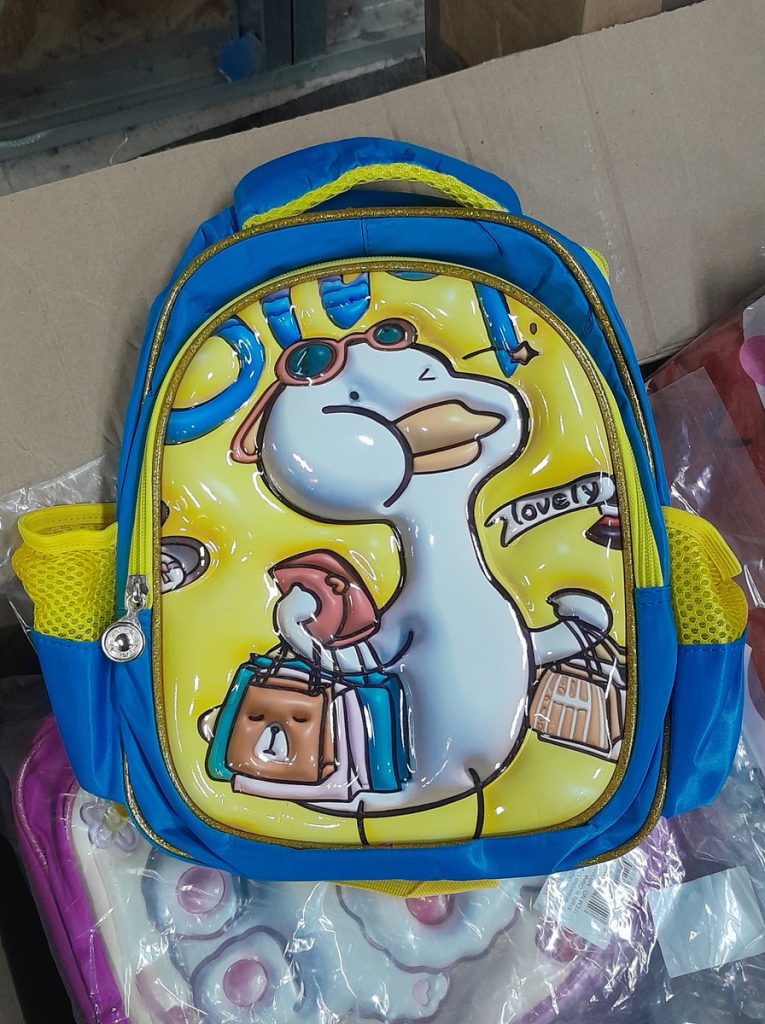 Mochilas Para Niños Diseños De Dibujos Animados Engomados.